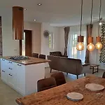 Βίλα Casa Di Marko-new Modern Rustic House With Pool And Spacious Garden!