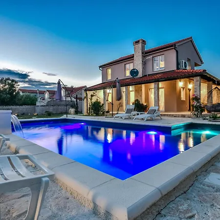 Casa Di Marko-new Modern Rustic House With Pool And Spacious Garden! Privlaka (Zadar)