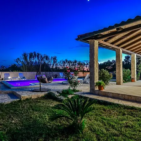 Casa Di Marko-new Modern Rustic House With Pool And Spacious Garden! Villa Privlaka (Zadar)