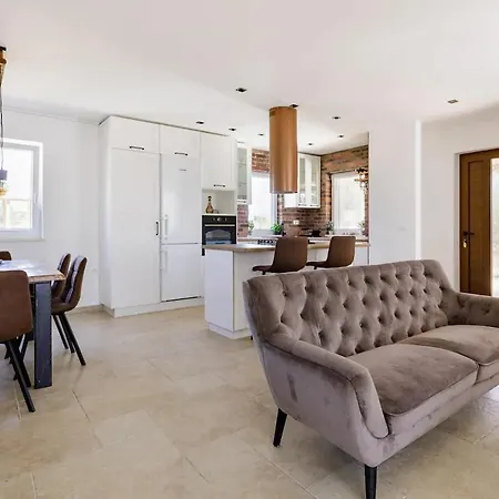 Casa Di Marko-new Modern Rustic House With Pool And Spacious Garden! Willa *