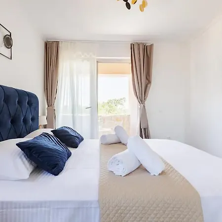 Casa Di Marko-new Modern Rustic House With Pool And Spacious Garden! *