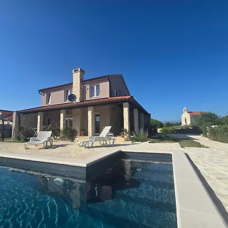 Willa Casa Di Marko-new Modern Rustic House With Pool And Spacious Garden! Privlaka (Zadar)