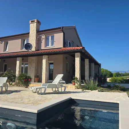 Willa Casa Di Marko-new Modern Rustic House With Pool And Spacious Garden!