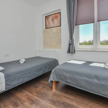 Casa Di Marko-new Modern Rustic House With Pool And Spacious Garden! Villa