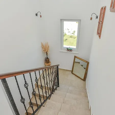 Villa Casa Di Marko-new Modern Rustic House With Pool And Spacious Garden! Privlaka (Zadar)