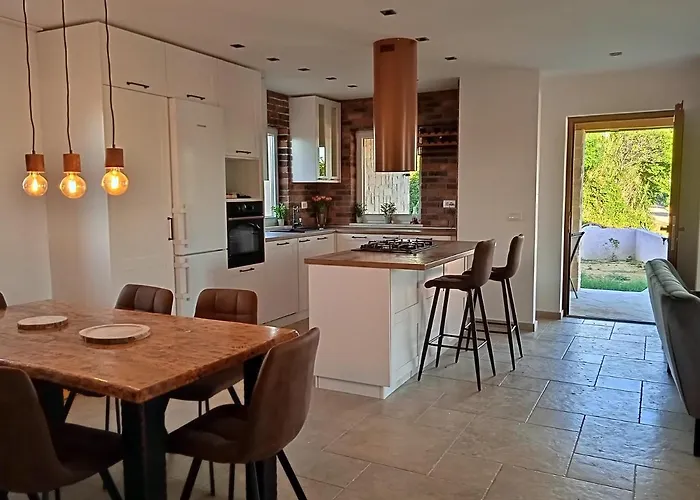 Casa Di Marko-new Modern Rustic House With Pool And Spacious Garden! Villa