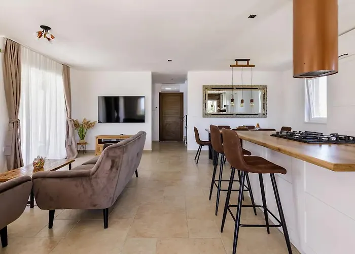 Casa Di Marko-new Modern Rustic House With Pool And Spacious Garden! Villa